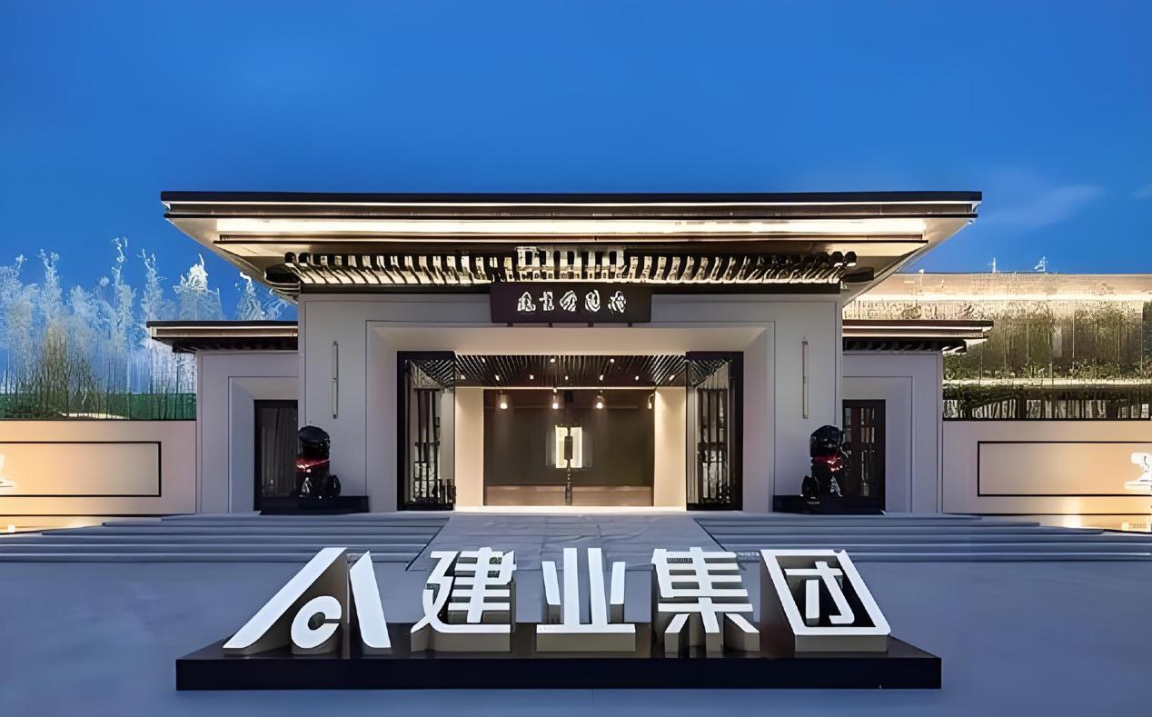 千亿房产巨头跌下神坛，一场暴雨血亏50亿，胡葆森被逼到绝路边缘